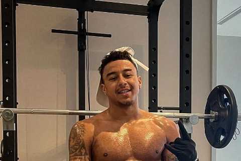 Man Utd star Jesse Lingard works up a sweat as he hits the gym in bid to maintain top physical..