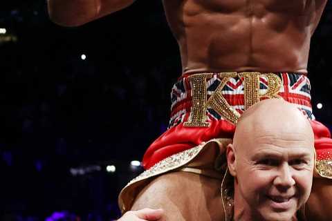 ‘We’ll get that fight’ – Floyd Mayweather called out for exhibition bout by Kell Brook’s trainer..