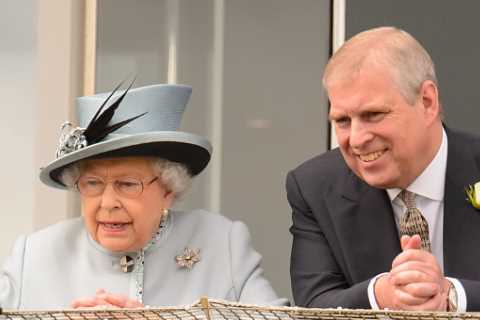 Prince Andrew ‘has apologised to the Queen &amp; his daughters over Virginia Giuffre scandal as he..