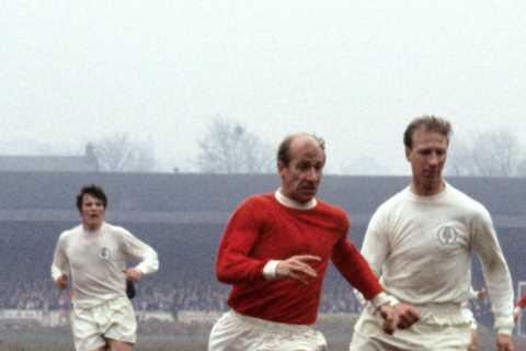 Why are Man Utd and Leeds football rivals and why is it considered a derby?