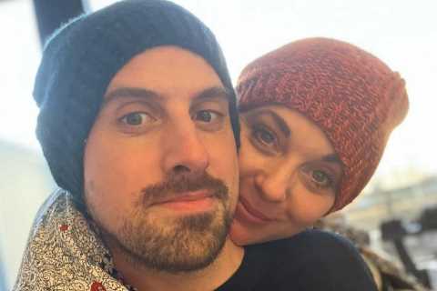 AGT’s Jonathan Goodwin is released from hospital &amp; shares selfie 4 months after he almost died..