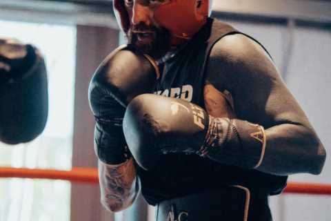 Aaron Chalmers reveals failed talks with Tommy Fury but still eyes life-changing fight with Jake..