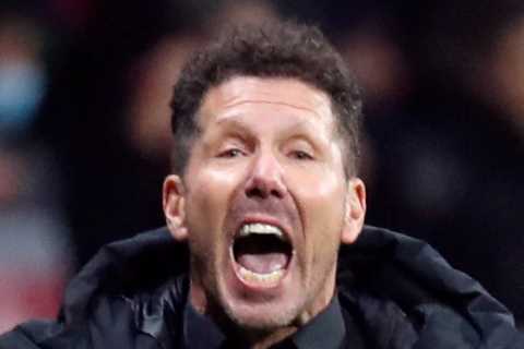Man Utd decided against hiring Diego Simeone and instead chose Louis van Gaal as David Moyes’..