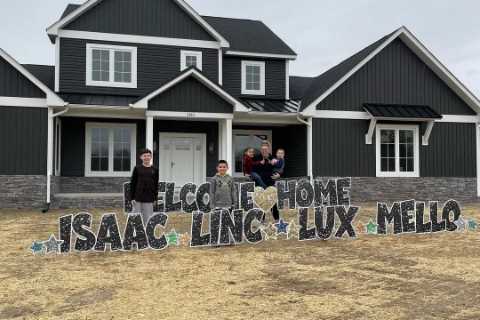 Teen Mom Kailyn Lowry surprises sons Isaac, 12, &amp; Lincoln, 7, with ‘welcome home’ signs outside ..