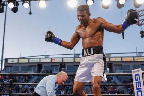 Meet unbeaten boxer Michel Rivera who dressed up as Muhammad Ali and delivered incredible ONE-PUNCH ..