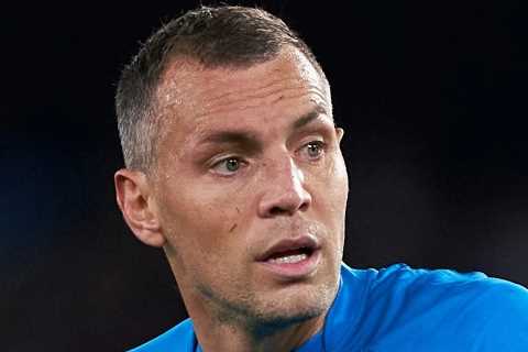 ‘They sit on their asses in English mansions’ – Russia’s Dzyuba slams Everton’s Ukraine star..