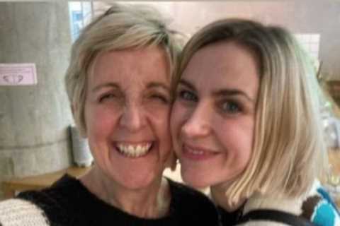 Coronation Street legends Katherine Kelly and Julie Hesmondhalgh reunite in rare snap