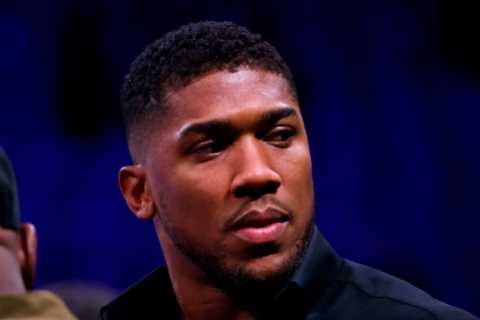 ‘Big stack of dough’ – Anthony Joshua reveals how much he demanded to step aside for Usyk to fight..