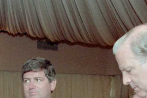 Ken Duberstein, a Former Reagan Chief of Staff, Dies at 77