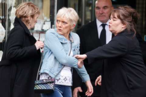 EastEnders’ Jean Slater stopped by security at jewellery shop as her life continues to spiral out..