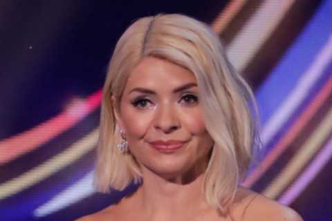 Holly Willoughby ‘almost threw up’ after accidentally seeing Dancing On Ice star’s gruesome injury