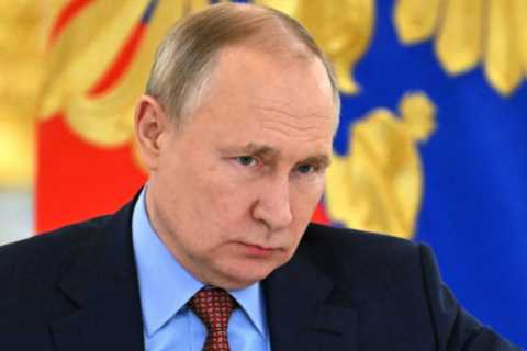 Evil Putin could unleash horrifying chemical weapons as he ‘tightens the noose’ on Ukrainians