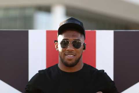 Anthony Joshua goes on rare tweet spree and jokes he ‘usually gets paid for talking this much’