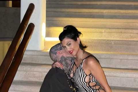 Kourtney Kardashian sparks more rumors she’s already secretly married to Travis Barker as she posts ..