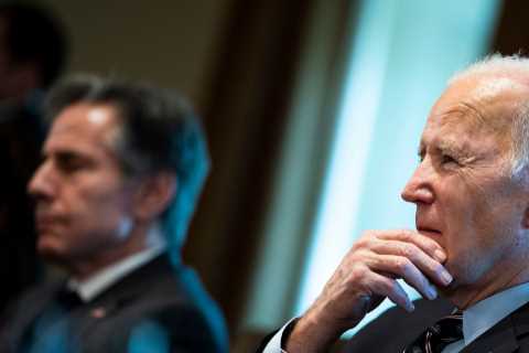 Biden Urges Americans to Blame Rising Prices on Putin. Many Do, for Now.