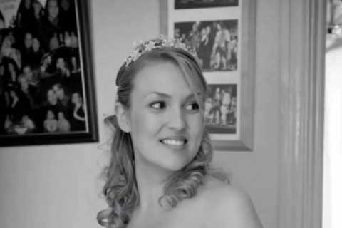 Dragons’ Den star looks unrecognisable as she shows off her slim figure in stunning wedding day..