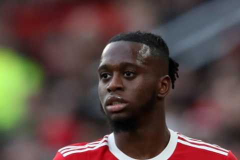 Man Utd have put Aaron Wan-Bissaka on transfer list and will allow him to leave in summer, claims..