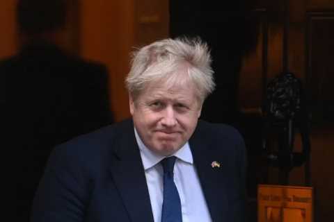 Boris Johnson to beg oil-rich Gulf for fuel as pressure grows on Rishi Sunak to cut duty