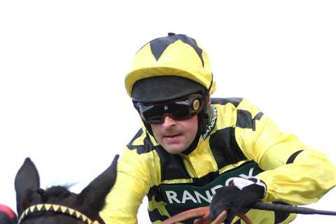 Cheltenham Festival – Queen Mother Champion Chase: Get Shishkin at 20/1 to finish in the top three..