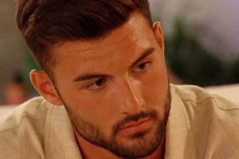 Love Island’s Liam Reardon in hospital after horrific boiling oil accident as star reveals gruesome ..