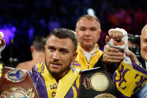 Lomachenko’s team ‘trying to withdraw him from Ukraine front line so he can fight for titles back..