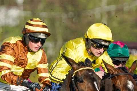 4.10 Cheltenham result – day 4: Who won St James’s Place Hunters’ Chase 2022? How every horse..