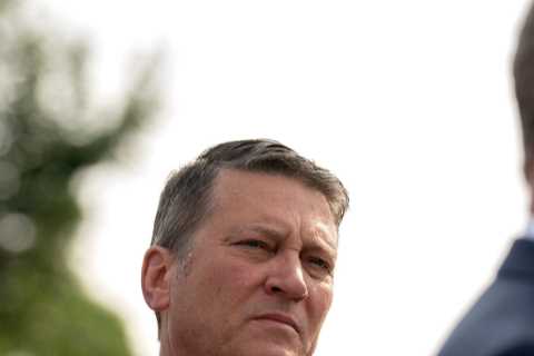 Once Motorcade Pals, Congressman and Photographer Are Now Public Foes