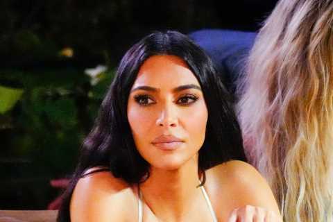 Kardashian fans slam Kim for serving ‘tiny portion of pasta’ that ‘looks dry’ on $150M private jet