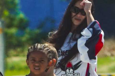 Kim Kardashian goes makeup-free in casual soccer mom look as she chaperones son Saint’s, 6, game in ..