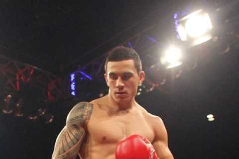 Sonny Bill Williams KOs AFL legend Barry Hall in first round after flooring opponent TWICE in huge..