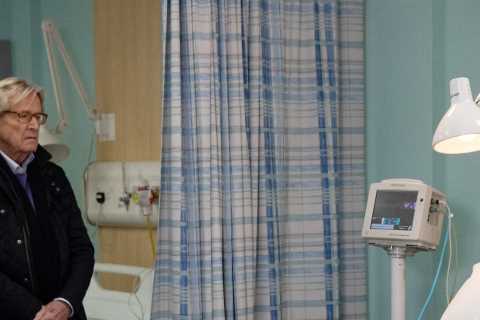 Coronation Street fans distracted by Adam Barlow blunder as he flees hospital after surgery