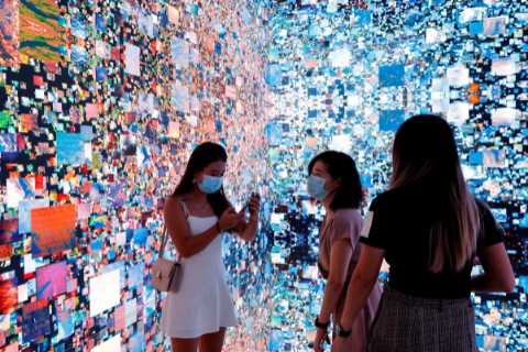 What is the Metaverse Fashion Week in Decentraland and how can I watch it?