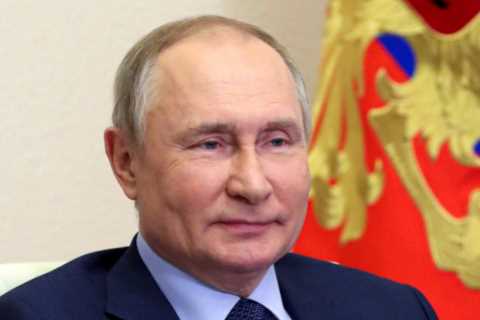 Russian colonel is killed by his own soldiers after being ‘run over by tank’