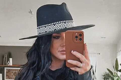 Teen Mom fans slam Chelsea Houska’s jeans as the ‘ugliest ever’ as they claim star dresses like..