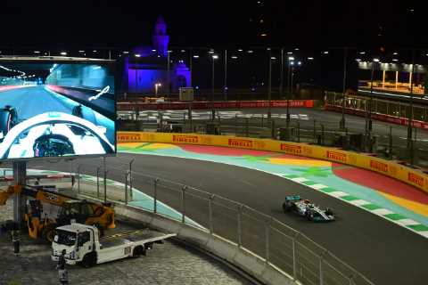 ‘Totally unacceptable’ – Toto Wolff raging after Lewis Hamilton qualifies 16th for Saudi GP in..