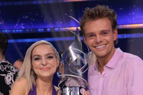 Inside Dancing On Ice’s boozy wrap party with S Club performance, celeb dance-off and emotional..