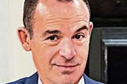 I’d rather have electrodes on my nipples than be Chancellor, says Martin Lewis as he admits to no..