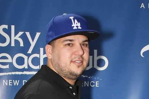 Blac Chyna ripped for pocket watching &amp; fighting Rob Kardashian in nasty lawsuit instead of..
