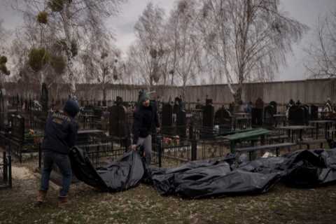 Russia’s slaughter of Ukrainians in Bucha ‘doesn’t look far short of genocide’, Boris Johnson says