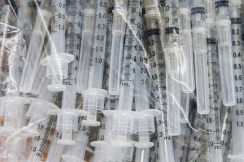F.D.A. Panel Explores Challenges of Revamping Coronavirus Vaccines