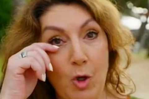 Jane McDonald bursts into tears as Caribbean travel show takes emotional turn