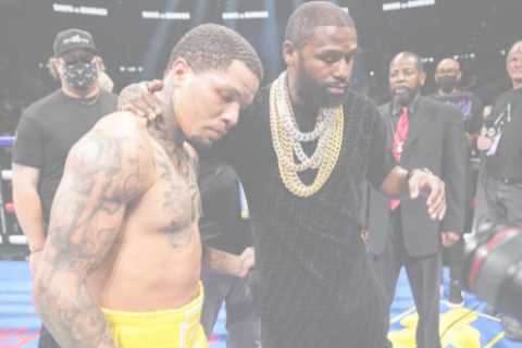 Gervonta Davis appears to slam ‘jealous’ Floyd Mayweather in now-deleted tweet after his promoter..