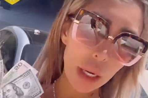 Teen Mom Farrah Abraham shows off major cleavage &amp; flaunts stack of bills after revealing new..