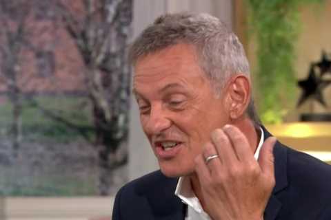 This Morning fans left fuming at ‘vile’ Matthew Wright after broadcaster criticises the Queen