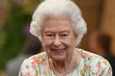 The Queen is a chocoholic who loves mousse, reveals her former chef