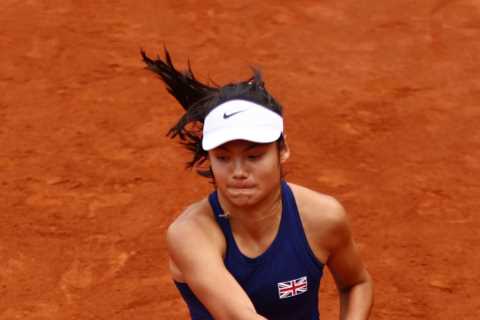 Emma Raducanu dazzles in first ever pro clay-court match – despite hilariously gloomy pre-match..