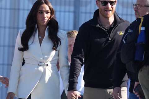 Prince Harry &amp; Meghan Markle arrive as Invictus Games gets underway after Duchess makes dig at..