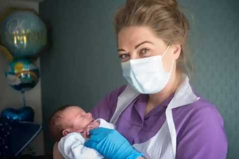 Yorkshire Midwives on Call viewers break down in tears at gritty childbirth scenes in new BBC doc