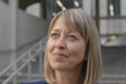 The Split fans all say the same thing as old face makes surprise return and beds Nicola Walker’s..