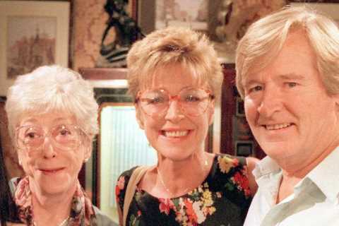 Who is Bill Roache and when did he first join Coronation Street as Ken Barlow?